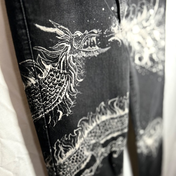 Hand-Painted Dragon Jeans - Picture 3 of 9